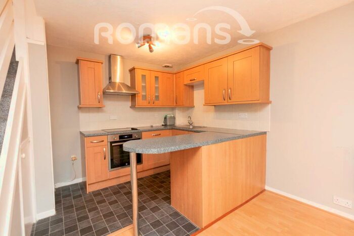 1 Bedroom Cluster House To Rent In Dart Road, Farnborough, GU14