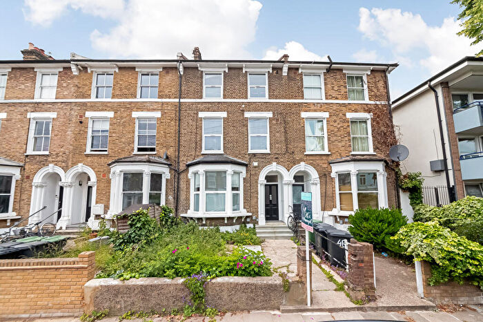 2 Bedroom Flat To Rent In Endwell Road, London, SE4