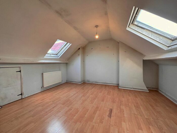 2 Bedroom Flat To Rent In Waddon Road, Croydon, CR0