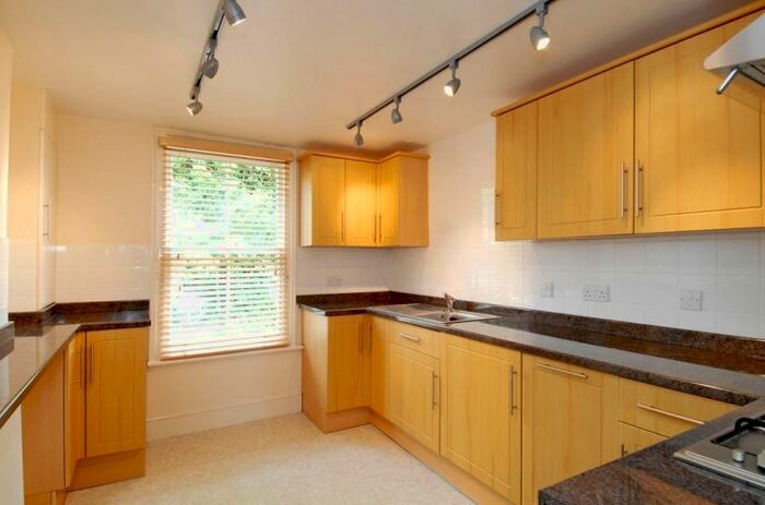 3 Bedroom Flat To Rent In Bramber Road, London, W14