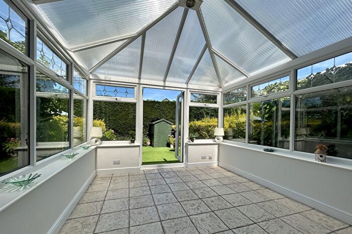 4 Bedroom Town House For Sale In Waterford Place, Heald Green, Cheadle, SK8