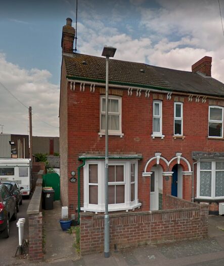 2 Bedroom Semi-Detached House To Rent In Park Road Bedford, MK42