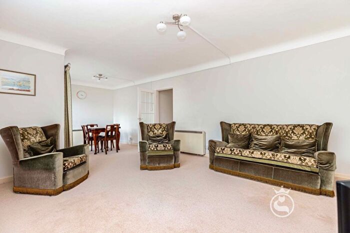 2 Bedroom Flat For Sale In Pascoe Close, Sinclair Court Pascoe Close, BH14