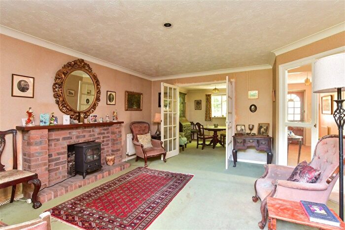 4 Bedroom Detached House For Sale In Western Road, Newhaven, East Sussex, BN9