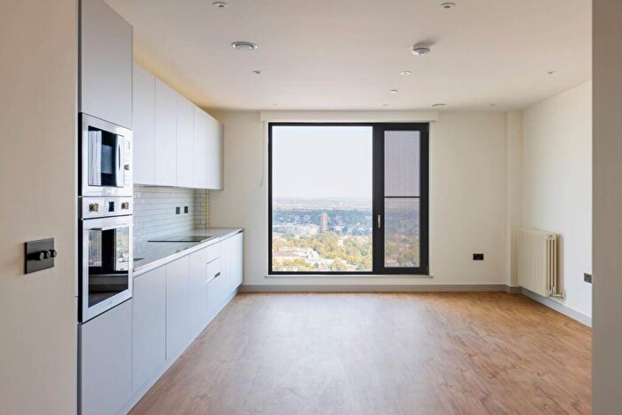 1 Bedroom Flat To Rent In Selbourne Road, Walthamstow, E17