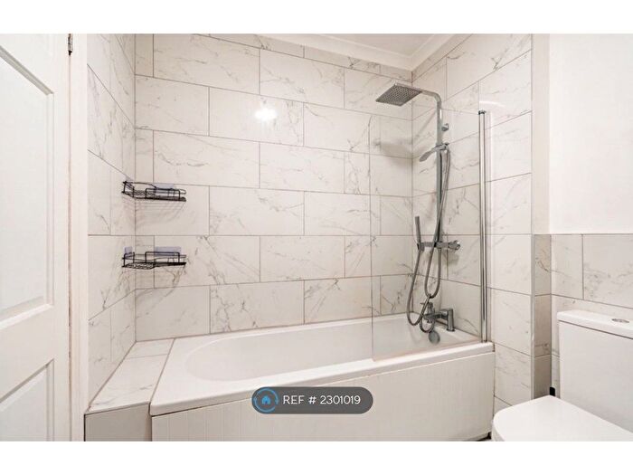 1 Bedroom Flat To Rent In Morningside Gardens, Edinburgh, EH10