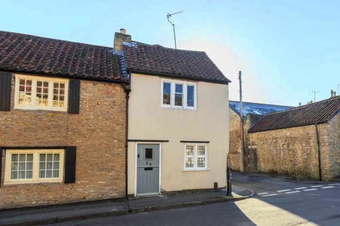 2 Bedroom End Of Terrace House To Rent In Selwood Road, Frome, BA11