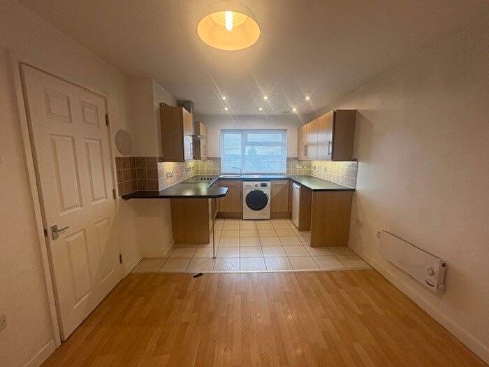 2 Bedroom Flat To Rent In Hawthorn Road, Birmingham, B44