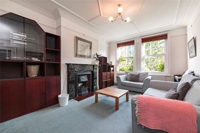 3 Bedroom Flat To Rent In Fieldsway House, Fieldway Crescent, N5