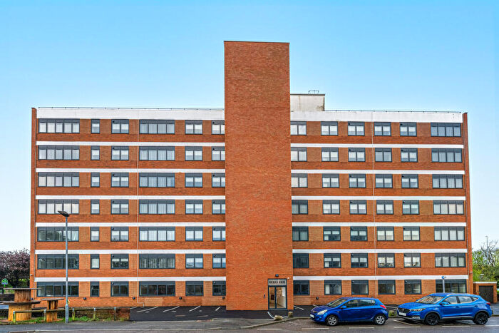 1 Bedroom Flat To Rent In Roebuck House, Roebuck Close, Portsmouth, City Of Portsmouth, PO6