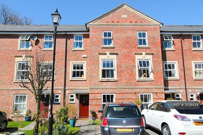 4 Bedroom Terraced House To Rent In Grampian Close, Sutton, SM2