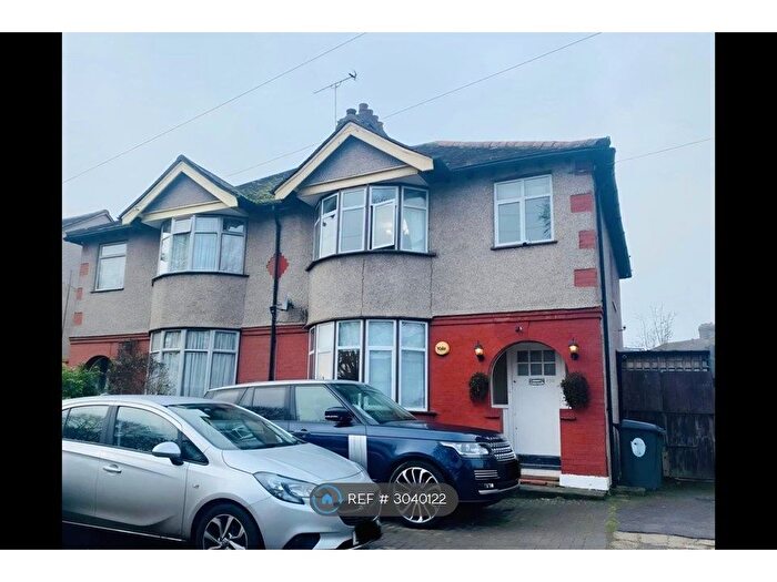 3 Bedroom Semi Detached House To Rent In Larkshall Road, London, E4