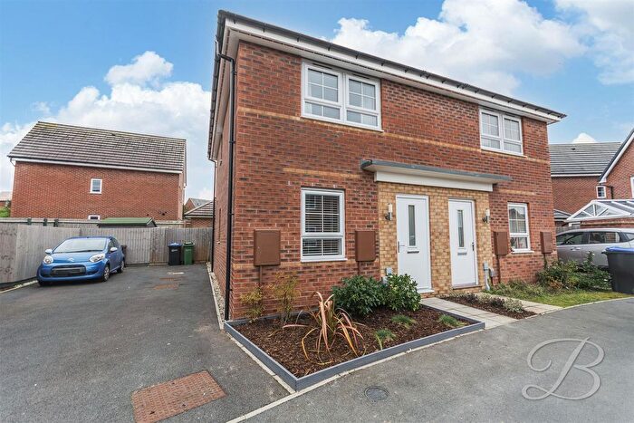 2 Bedroom Semi-Detached House To Rent In Phoenix Close, Mansfield, NG18