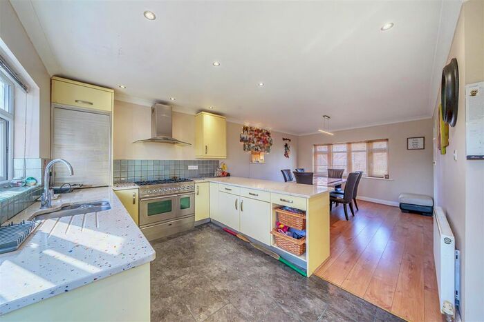 4 Bedroom Property To Rent In Kingston Avenue, North Cheam, Sutton, SM3