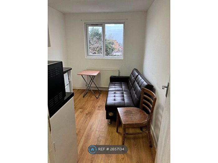 1 Bedroom Flat To Rent In New City Road, London, E13