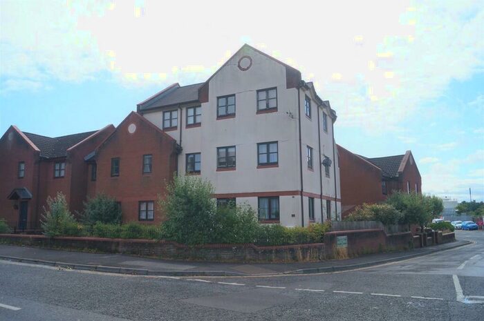 2 Bedroom Ground Flat To Rent In Turner Court, Priory Road, Wells, BA5