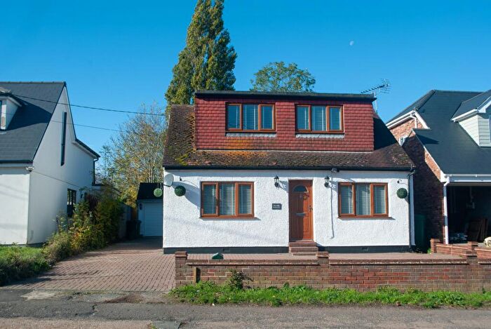 4 Bedroom Bungalow To Rent In Pound Lane, Bowers Gifford, Basildon, SS13