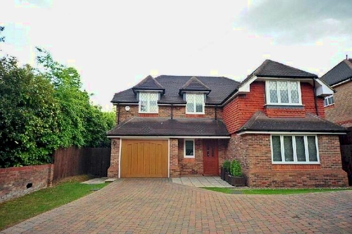 5 Bedroom Detached House To Rent In Goodyers Avenue, Radlett, WD7