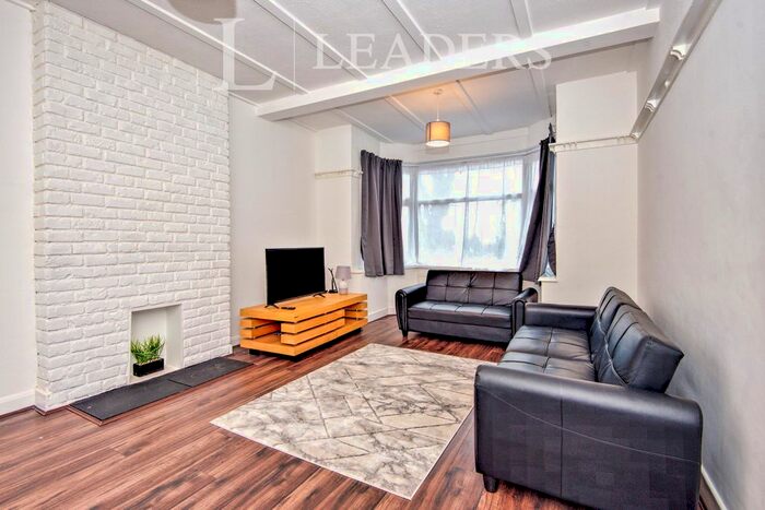 4 Bedroom End Of Terrace House To Rent In Portland Avenue, Southend-On-Sea SS1