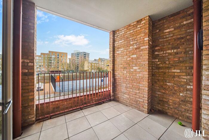 2 Bedroom Flat To Rent In Munton Road, London, SE17