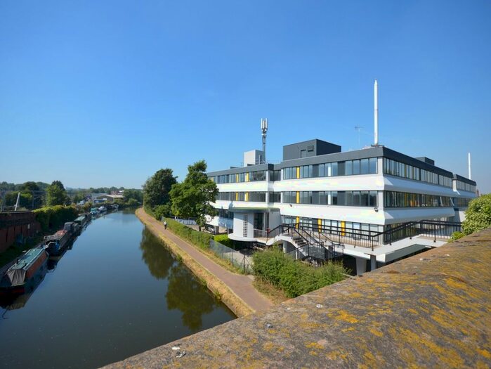 1 Bedroom Flat To Rent In Park Road, Timperley, Altrincham, WA14