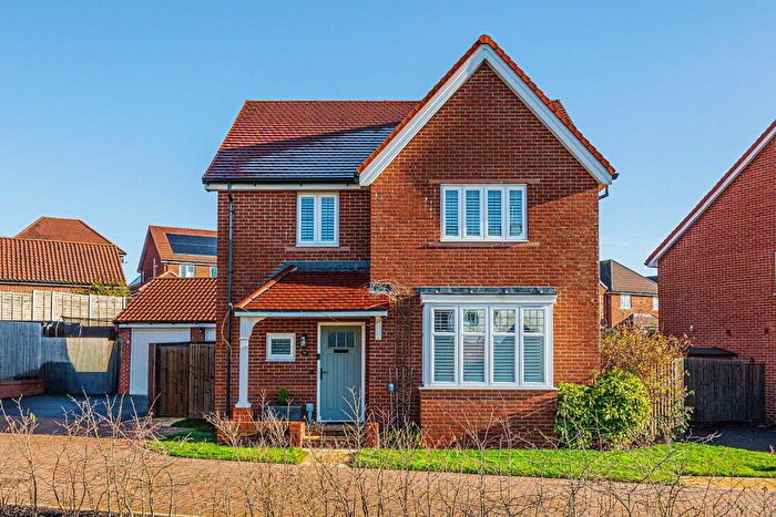 4 Bedroom Detached House For Sale In Nicholas Walk, Rayleigh, SS6