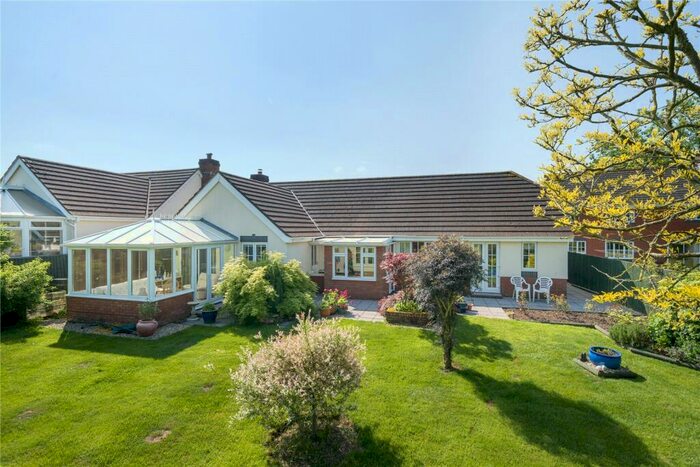 4 Bedroom Bungalow For Sale In Chinston Close, Awliscombe, Honiton, Devon, EX14