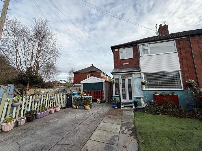 3 Bedroom Semi Detached House For Sale In Spring Close, Lees, Oldham, OL4