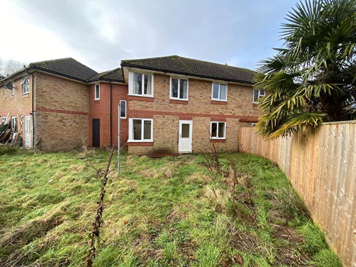 1 Bedroom Flat For Sale In Flat Challenor Close, Abingdon, Oxfordshire, OX14