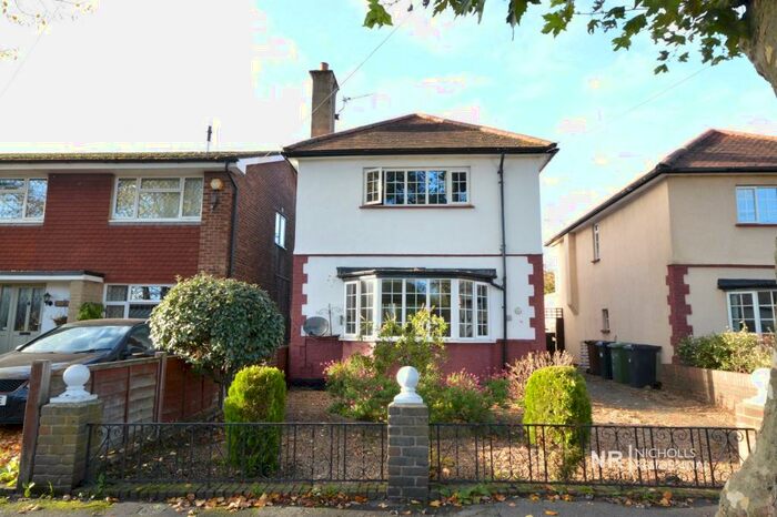 3 Bedroom Detached House To Rent In Chesterfield Road, West Ewell, Surrey., KT19
