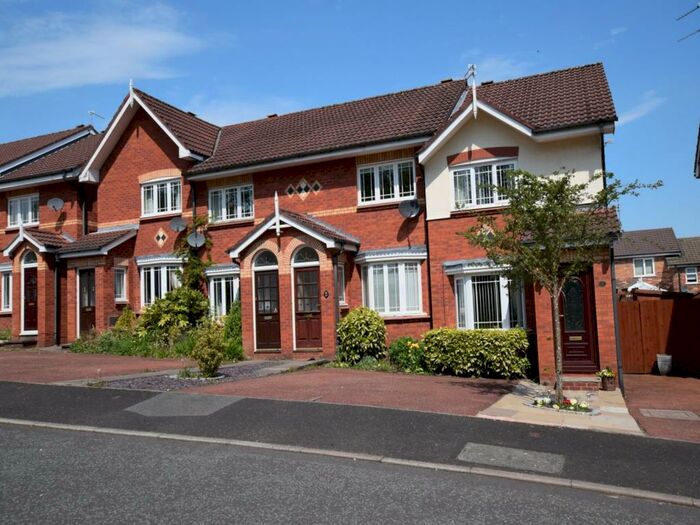 2 Bedroom Mews To Rent In Pickenham Close, Macclesfield, SK11