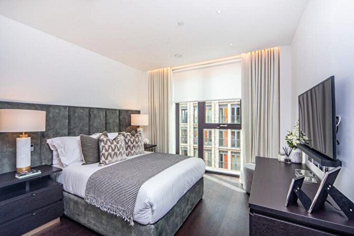 2 Bedroom Apartment To Rent In Thornes House, London, SW11