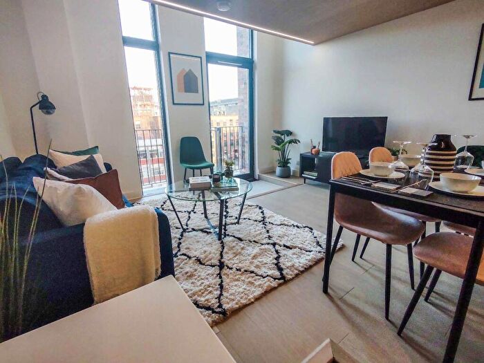 2 Bedroom Apartment To Rent In Sky Gardens, Castlefield, M15