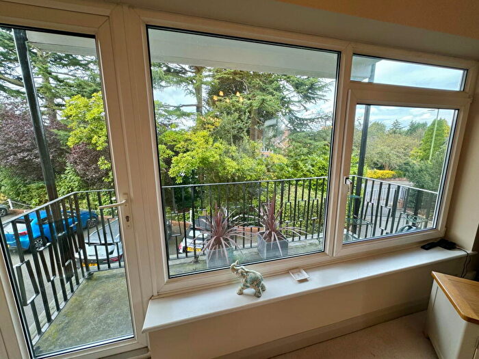 2 Bedroom Flat For Sale In Coppice Close, Dove House Lane, Solihull, B91