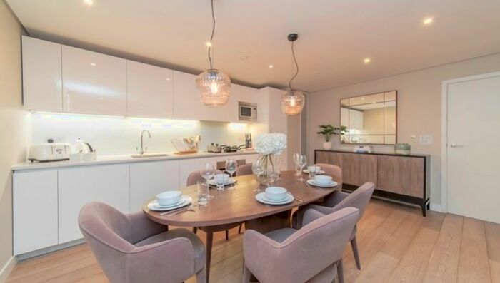 3 Bedroom Flat To Rent In Merchant Square, Paddington, London, W2