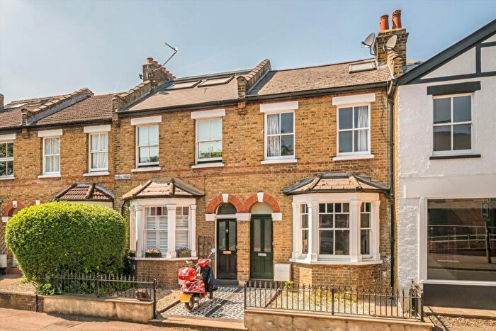 4 Bedroom House For Sale In Thorkhill Road, Thames Ditton, KT7