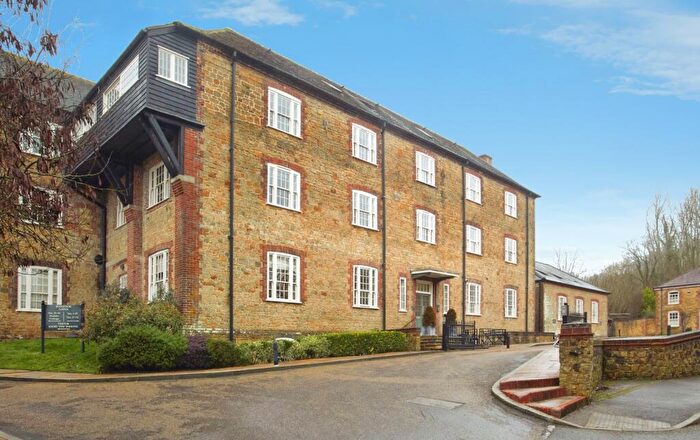 2 Bedroom Flat For Sale In Budgenor Lodge, Dodsley Lane, Midhurst, GU29