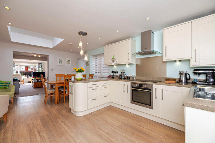 4 Bedroom Semi Detached House For Sale In Court Road, Godstone, RH9