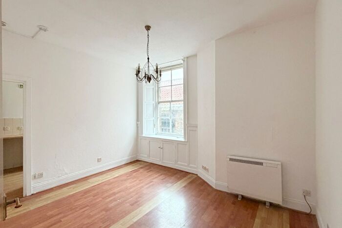 2 Bedroom Flat For Sale In High Street, Kirkcaldy, Kirkcaldy, KY1