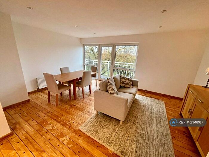 2 Bedroom Flat To Rent In Bishops Court, Trumpington, Cambridge, CB2