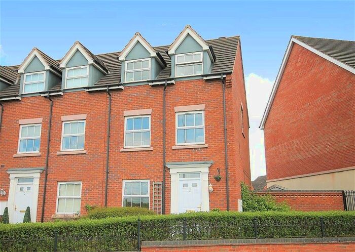 4 Bedroom Town House To Rent In Oak Drive, Mile Oak, Tamworth, Staffordshire, B78