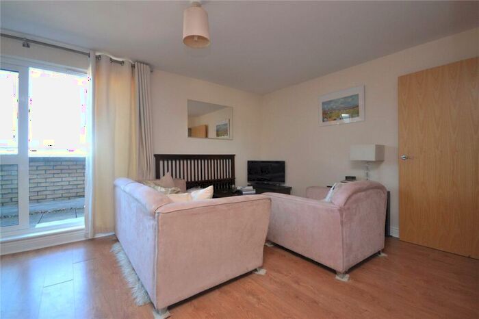 1 Bedroom Apartment To Rent In Cline Road, Bounds Green, N11