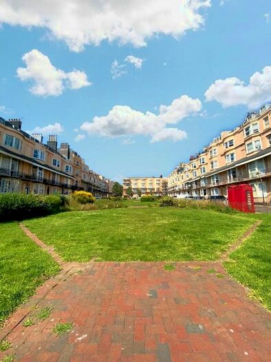 1 Bedroom Flat To Rent In Bedford Square, Brighton, East Sussex, BN1