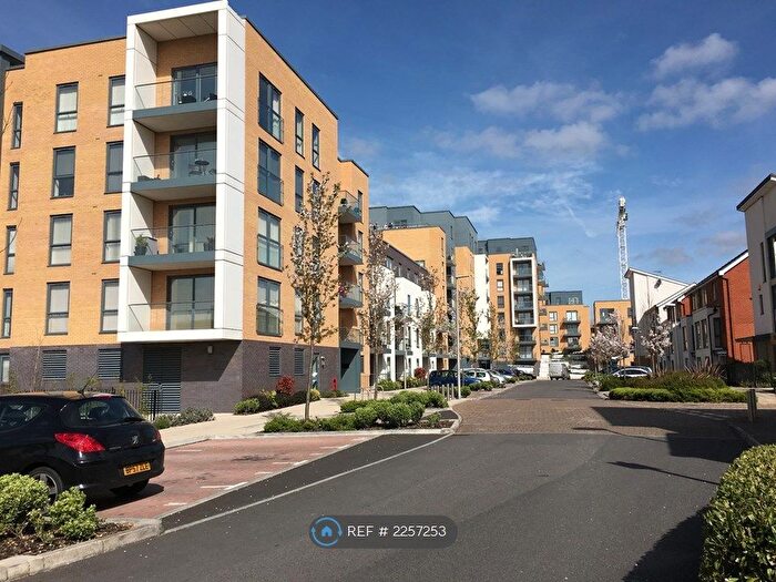 1 Bedroom Flat To Rent In Drake Way, Reading, RG2