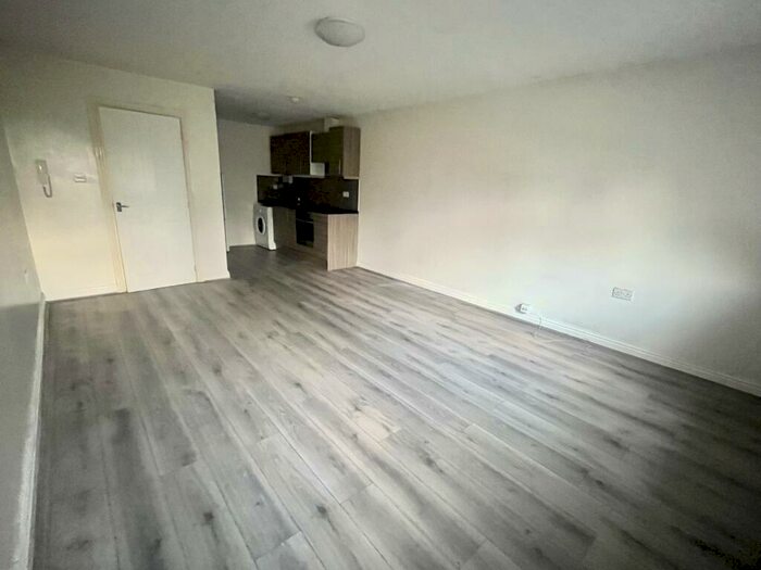 1 Bedroom Flat To Rent In Thynne Street, West Bromwich, B70