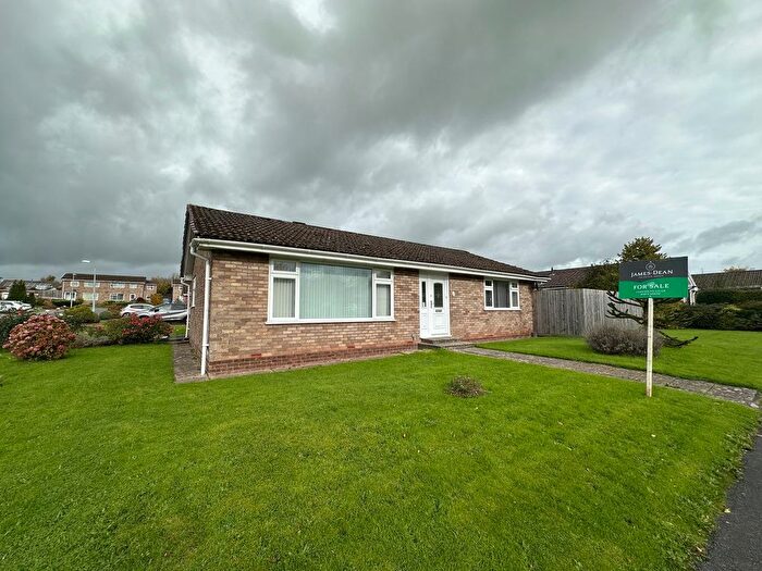 3 Bedroom Detached Bungalow For Sale In Pendre Gardens, Brecon, LD3