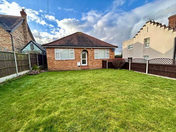 3 Bedroom Detached Bungalow For Sale In Woodgreen Road, Waltham Abbey, EN9