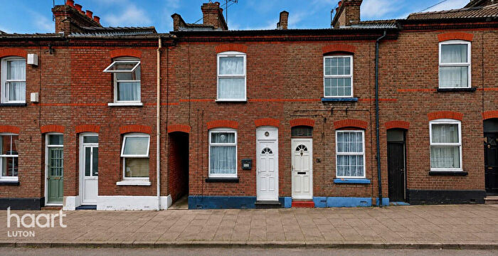 2 Bedroom Terraced House For Sale In May Street, Luton, LU1