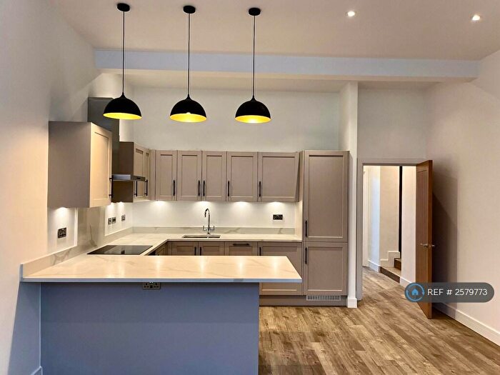 1 Bedroom Flat To Rent In Fox Lane, London, N13