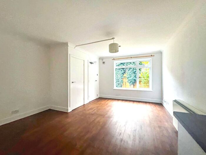 Studio To Rent In Oxenturn Road, Wye, Ashford, TN25